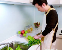 Hà Nội: Bị ‘lừa’ suốt 25 mùa bánh Trung thu, con trai quyết lên mạ.ng ‘bóc phốt’ mẹ